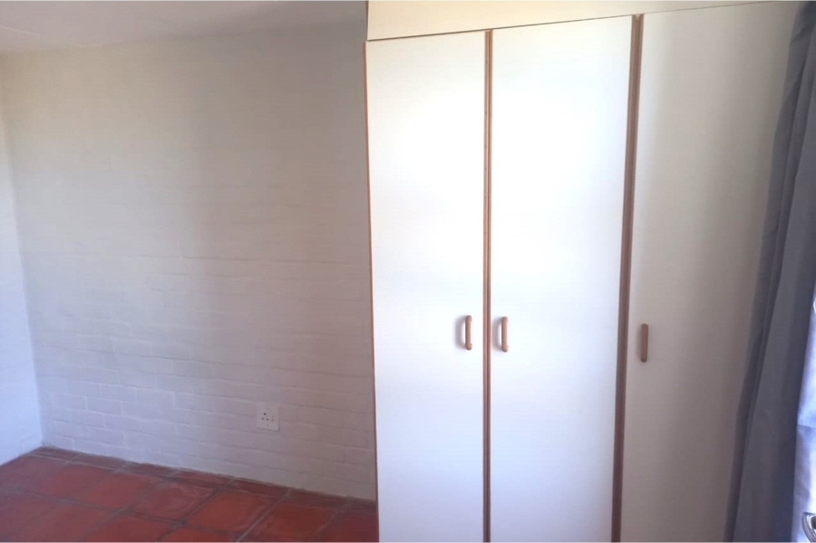 To Let 1 Bedroom Property for Rent in Myburgh Park Western Cape